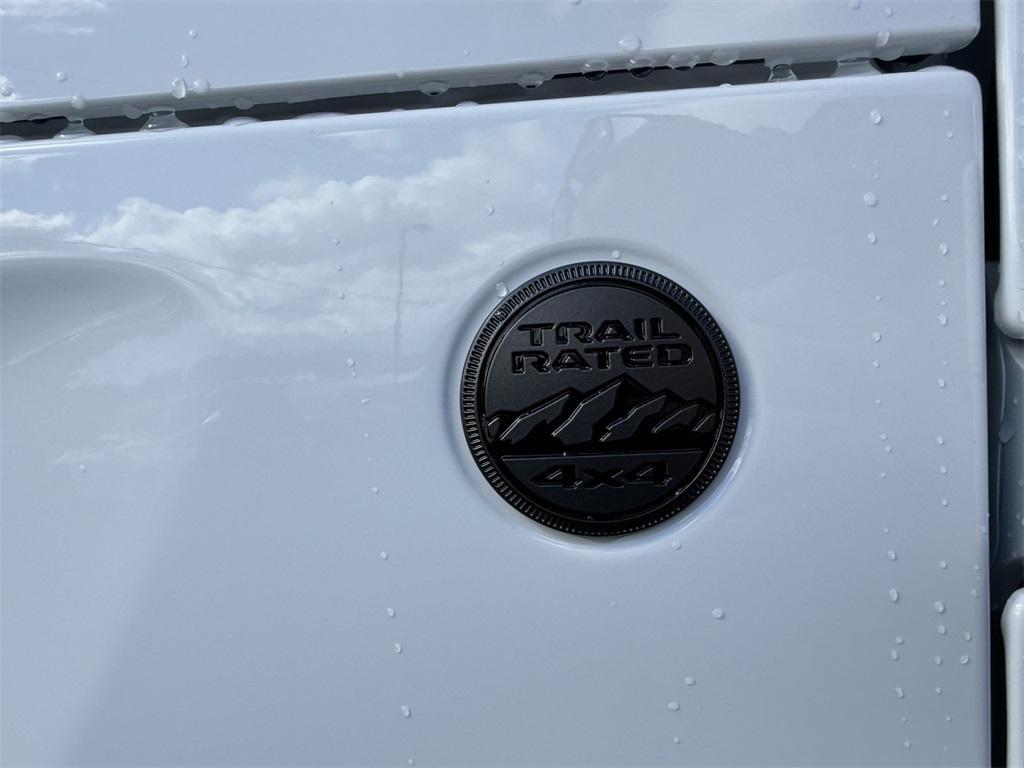 new 2025 Jeep Gladiator car, priced at $37,245