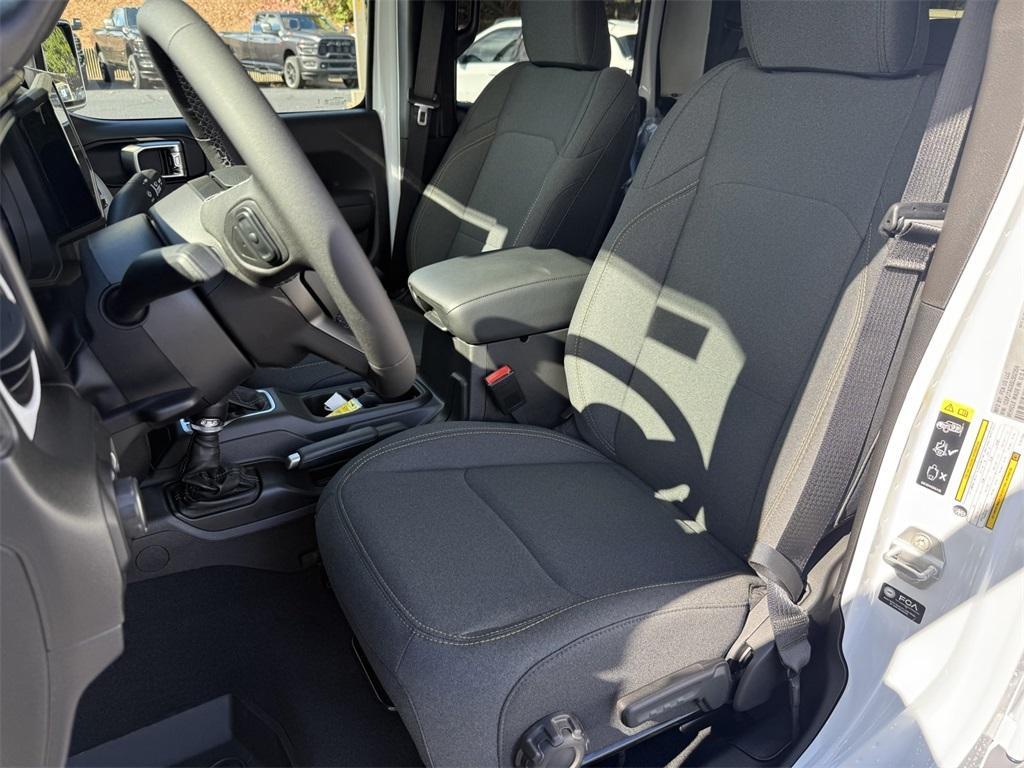 new 2025 Jeep Gladiator car, priced at $37,245