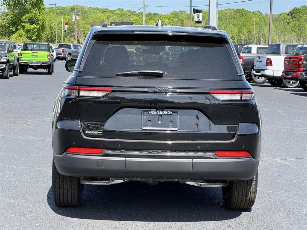 new 2025 Jeep Grand Cherokee car, priced at $36,249