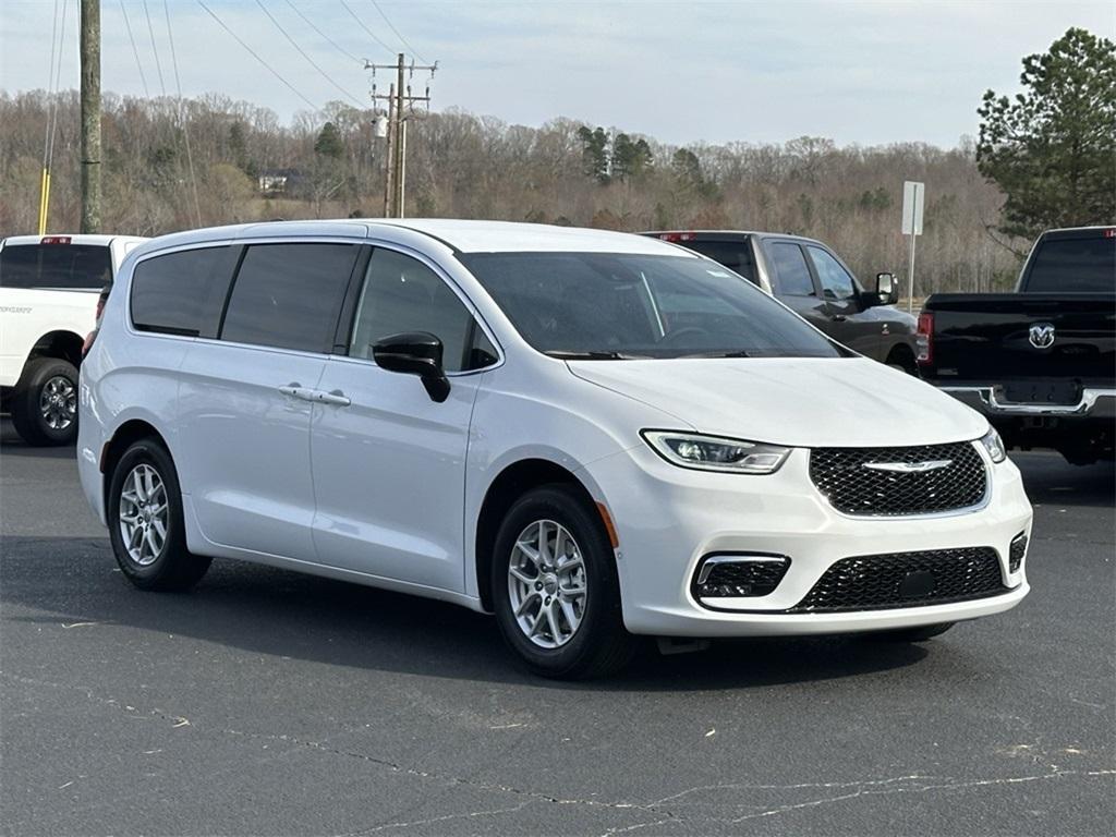 new 2025 Chrysler Pacifica car, priced at $40,995