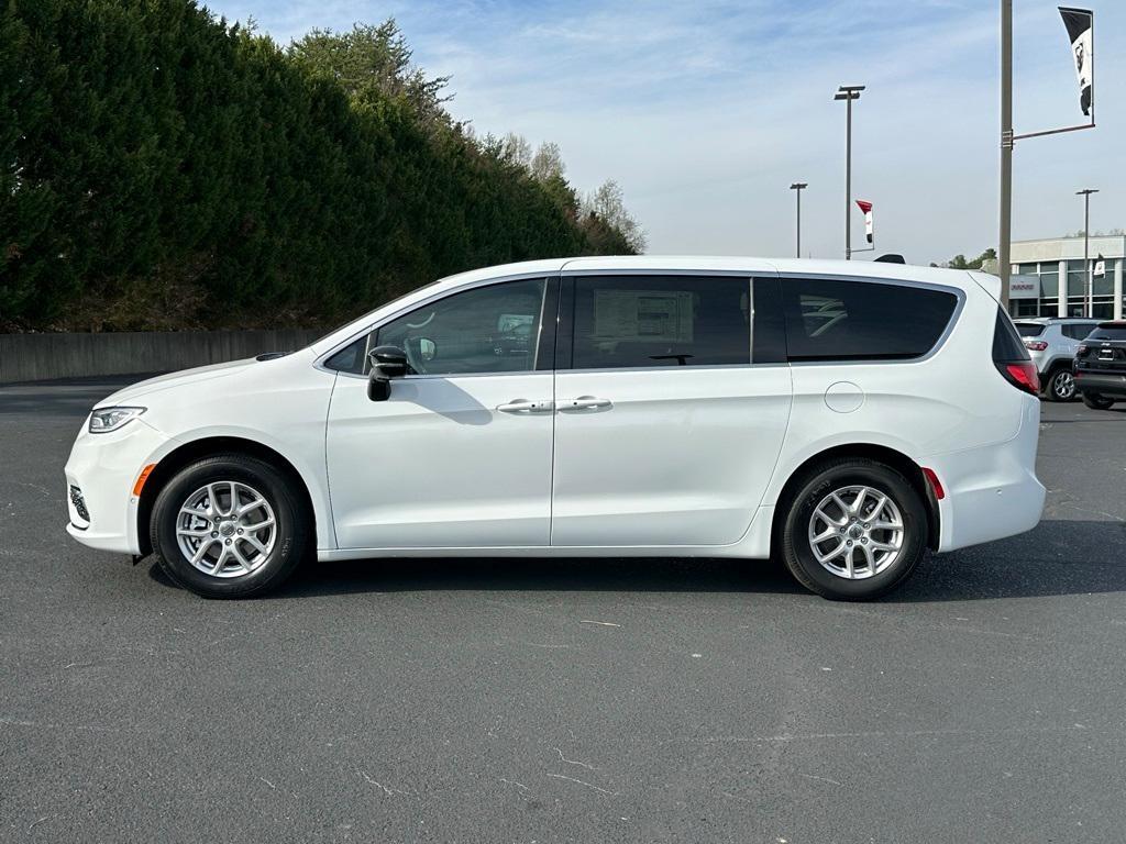 new 2025 Chrysler Pacifica car, priced at $39,995