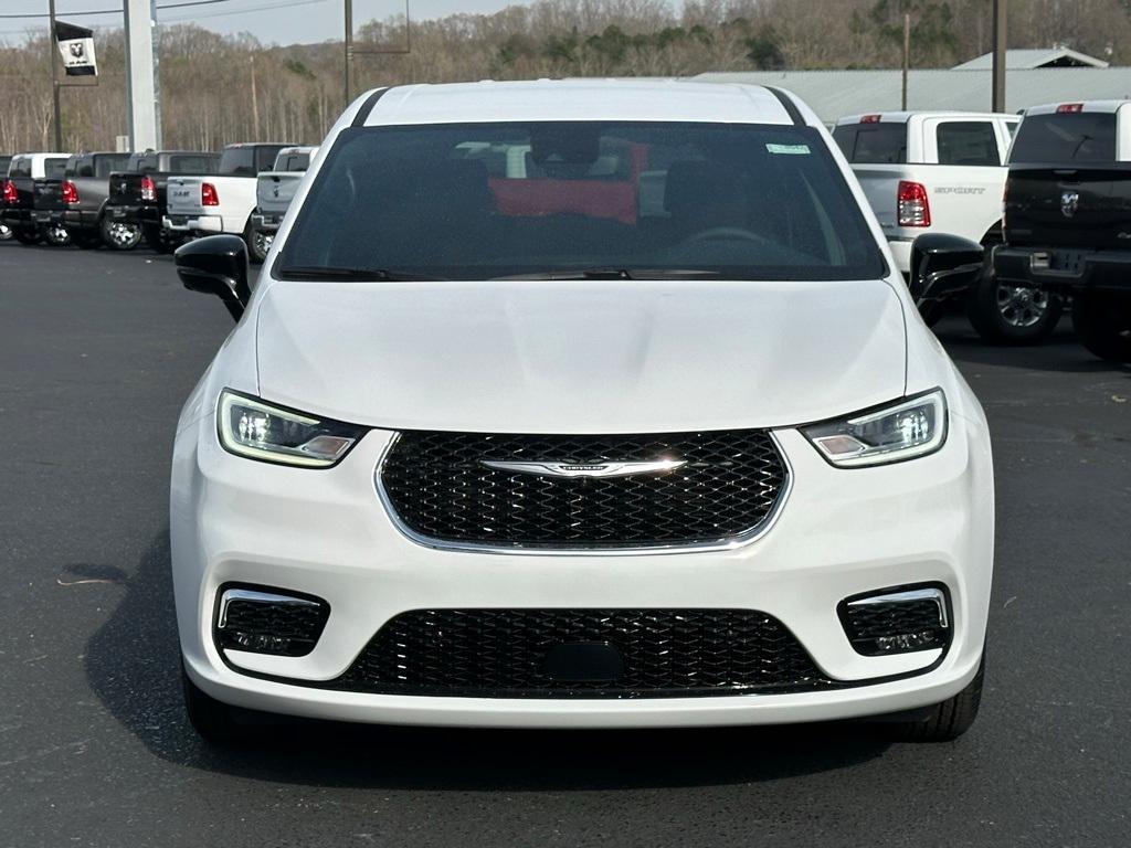 new 2025 Chrysler Pacifica car, priced at $39,995