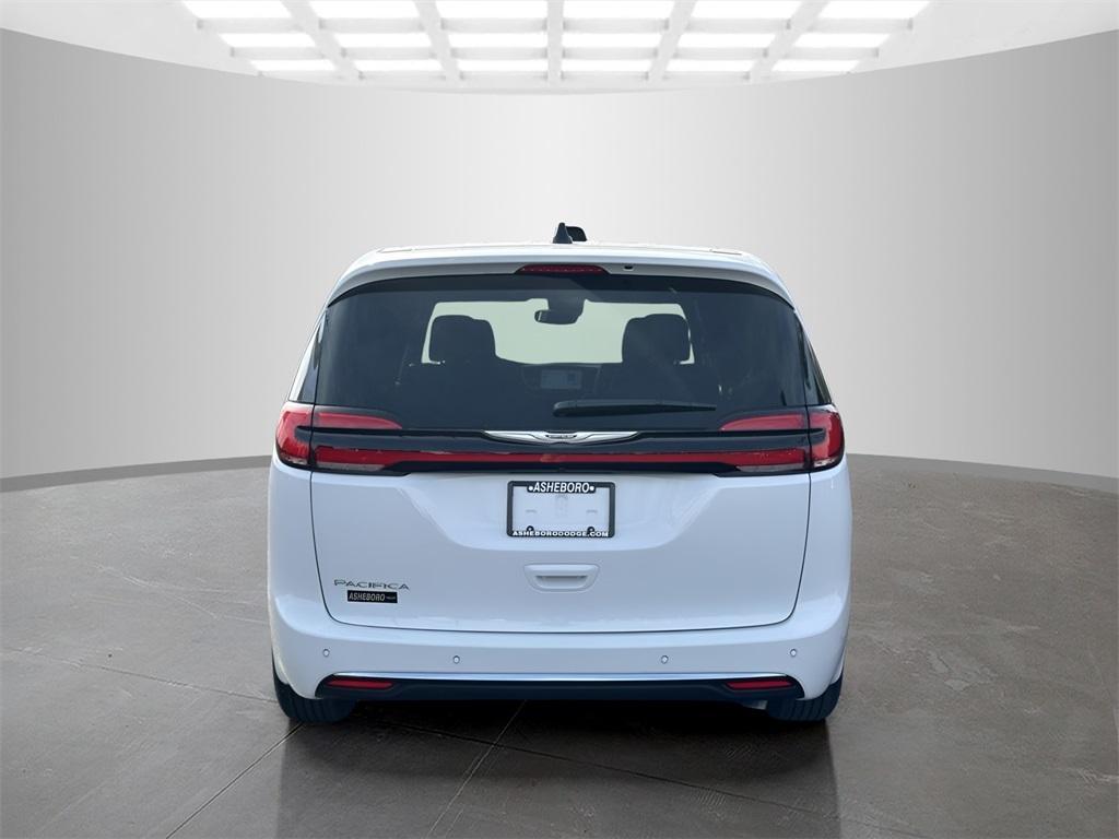 new 2025 Chrysler Pacifica car, priced at $40,995