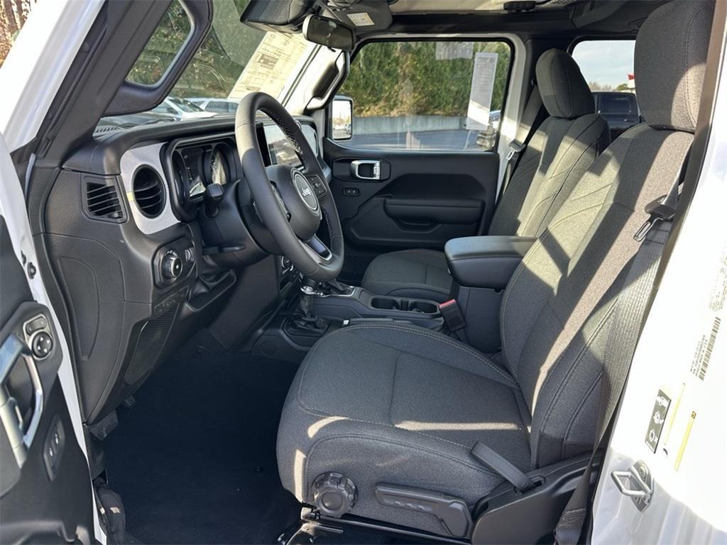 new 2025 Jeep Wrangler car, priced at $46,140