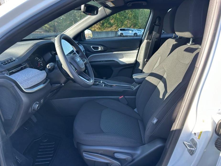 new 2024 Jeep Compass car, priced at $22,995