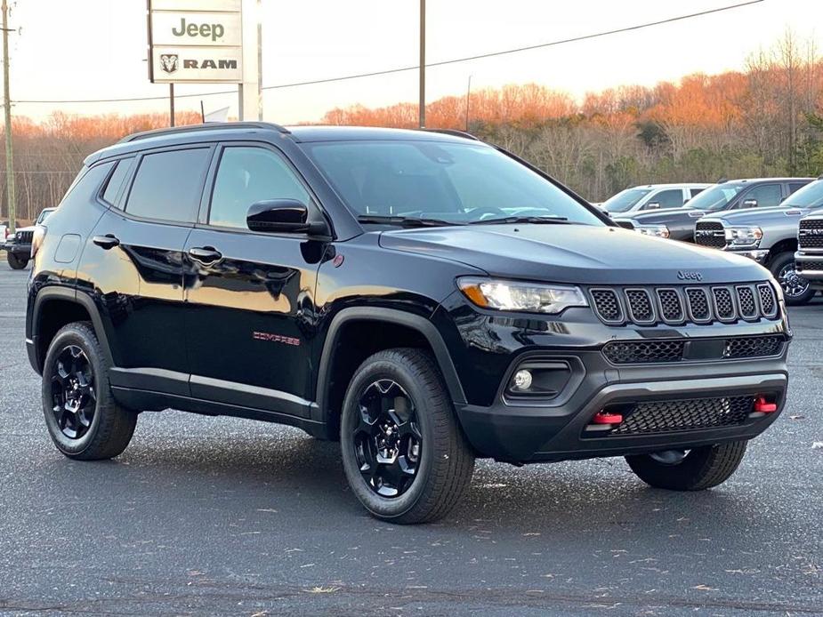 new 2024 Jeep Compass car, priced at $33,695