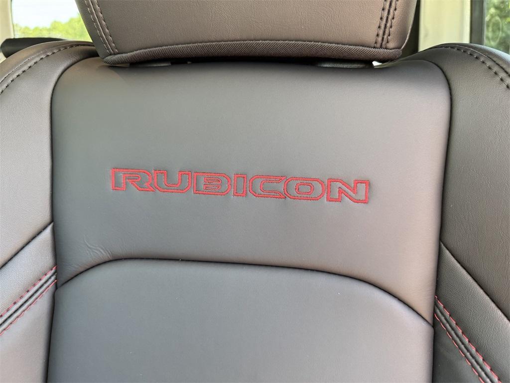 new 2025 Jeep Gladiator car, priced at $48,099