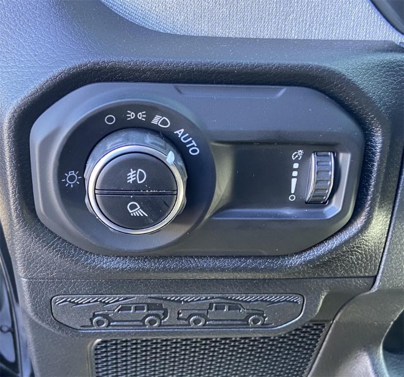 new 2025 Jeep Gladiator car, priced at $38,245