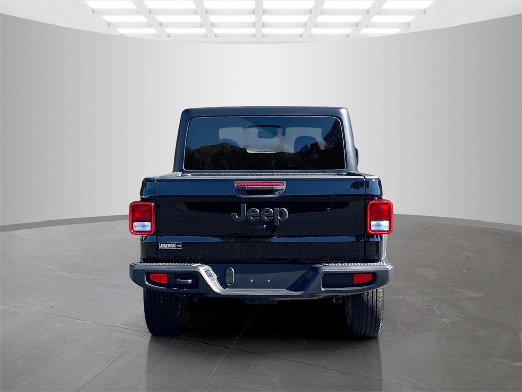 new 2025 Jeep Gladiator car, priced at $38,245