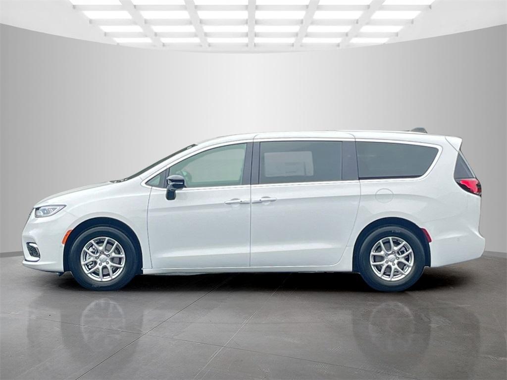 new 2025 Chrysler Pacifica car, priced at $39,995
