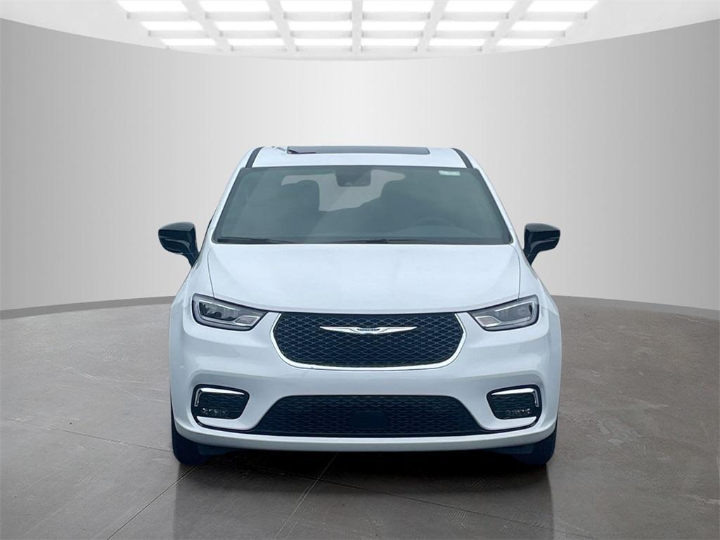 new 2025 Chrysler Pacifica car, priced at $39,995