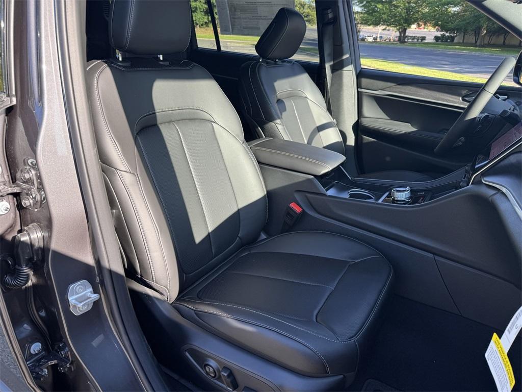 new 2025 Jeep Grand Cherokee L car, priced at $44,855
