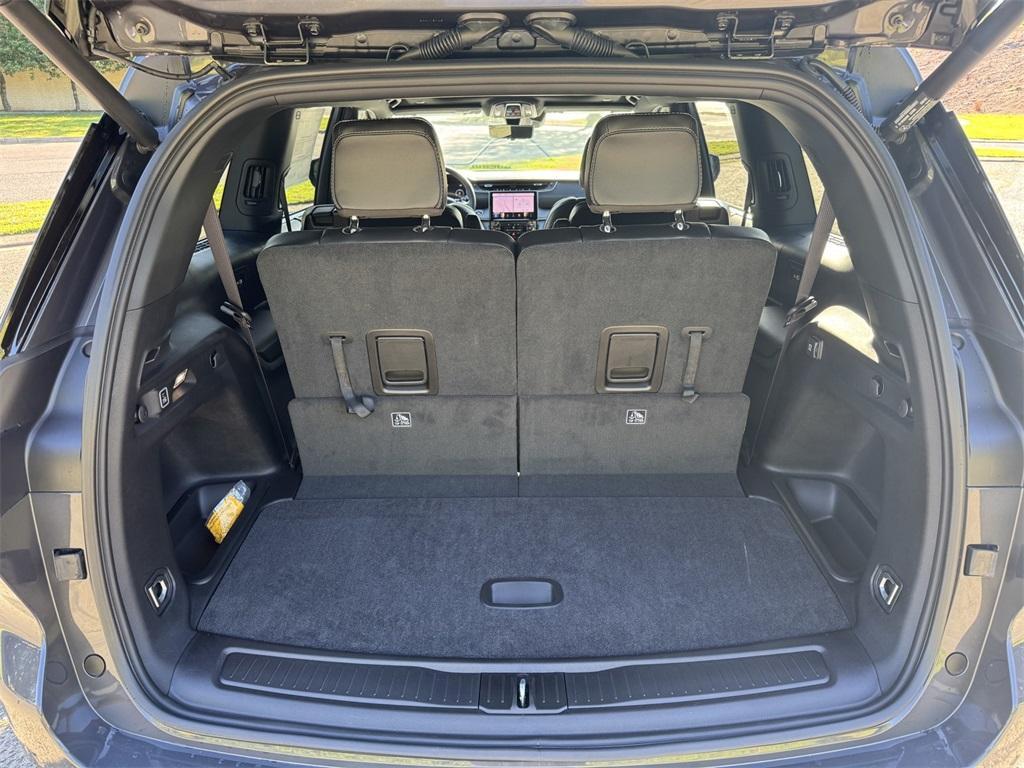 new 2025 Jeep Grand Cherokee L car, priced at $44,855