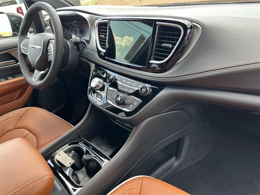 new 2025 Chrysler Pacifica car, priced at $57,499