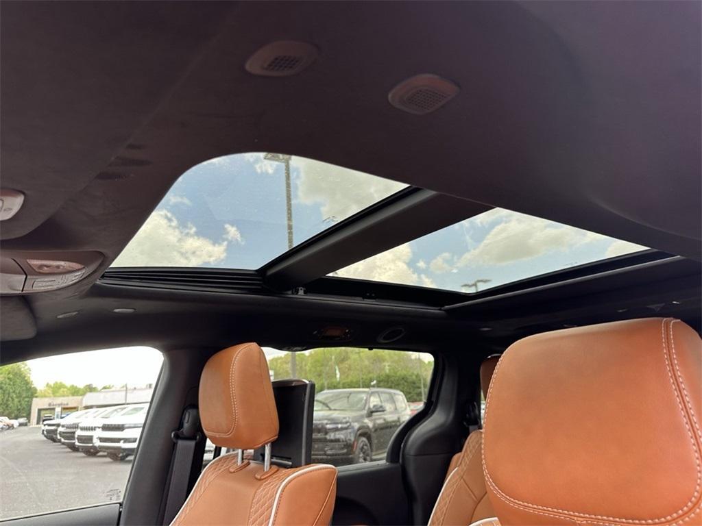 new 2025 Chrysler Pacifica car, priced at $57,499