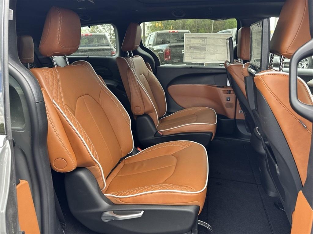new 2025 Chrysler Pacifica car, priced at $57,499