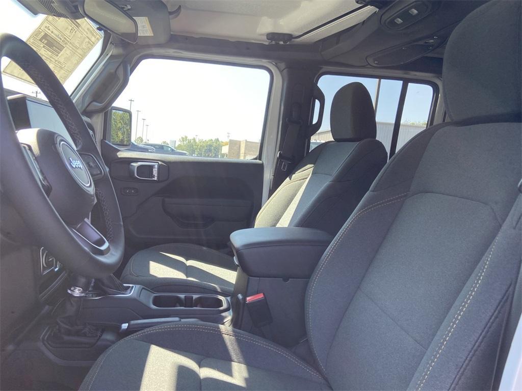 new 2025 Jeep Gladiator car, priced at $39,650