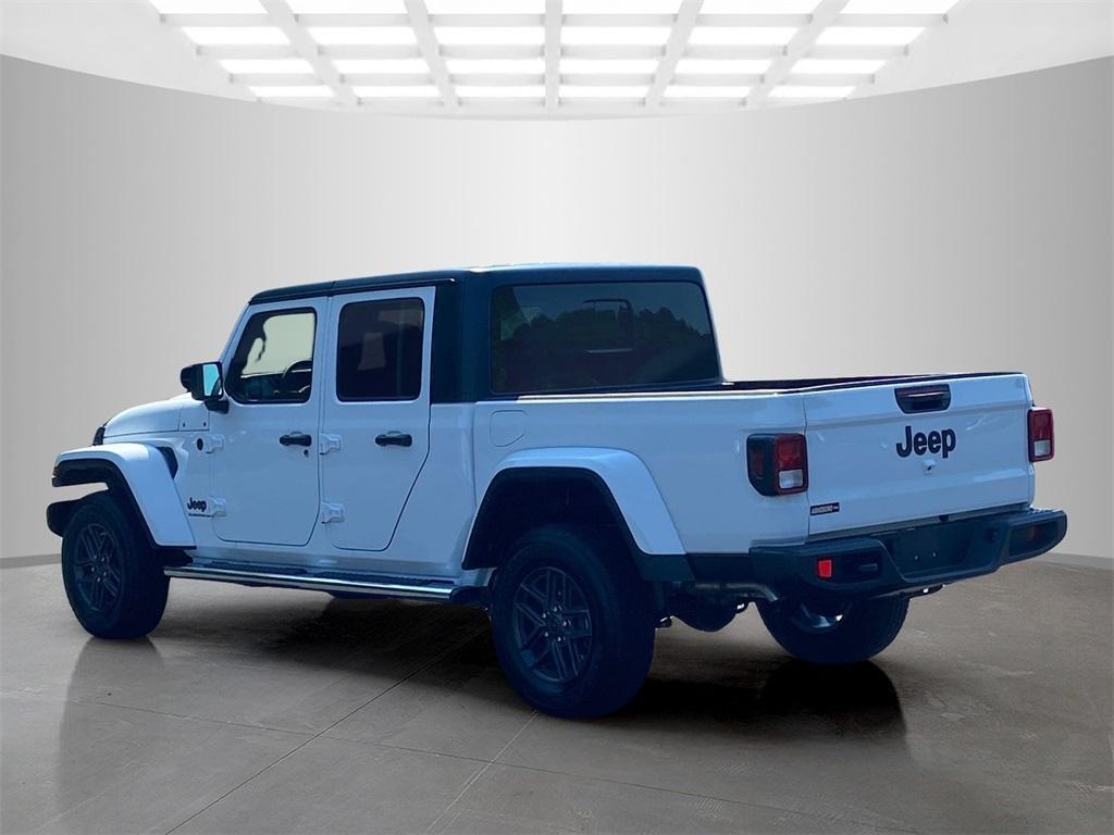 new 2025 Jeep Gladiator car, priced at $39,650