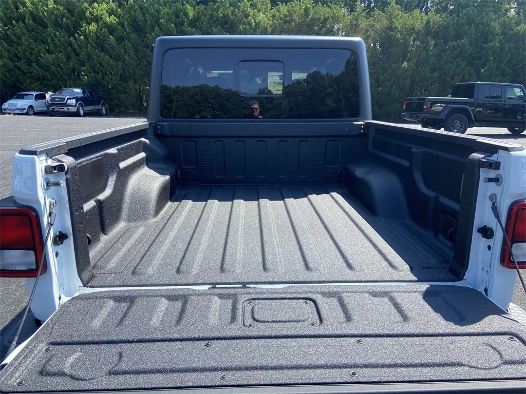 new 2025 Jeep Gladiator car, priced at $39,650