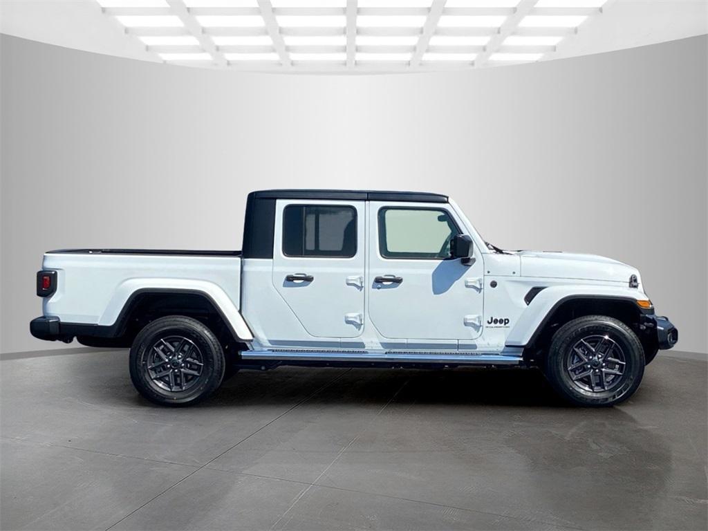 new 2025 Jeep Gladiator car, priced at $39,650
