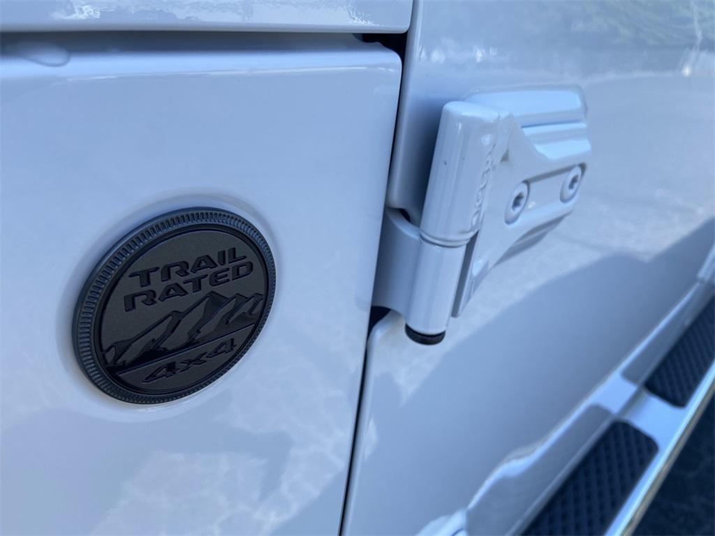 new 2025 Jeep Gladiator car, priced at $39,650