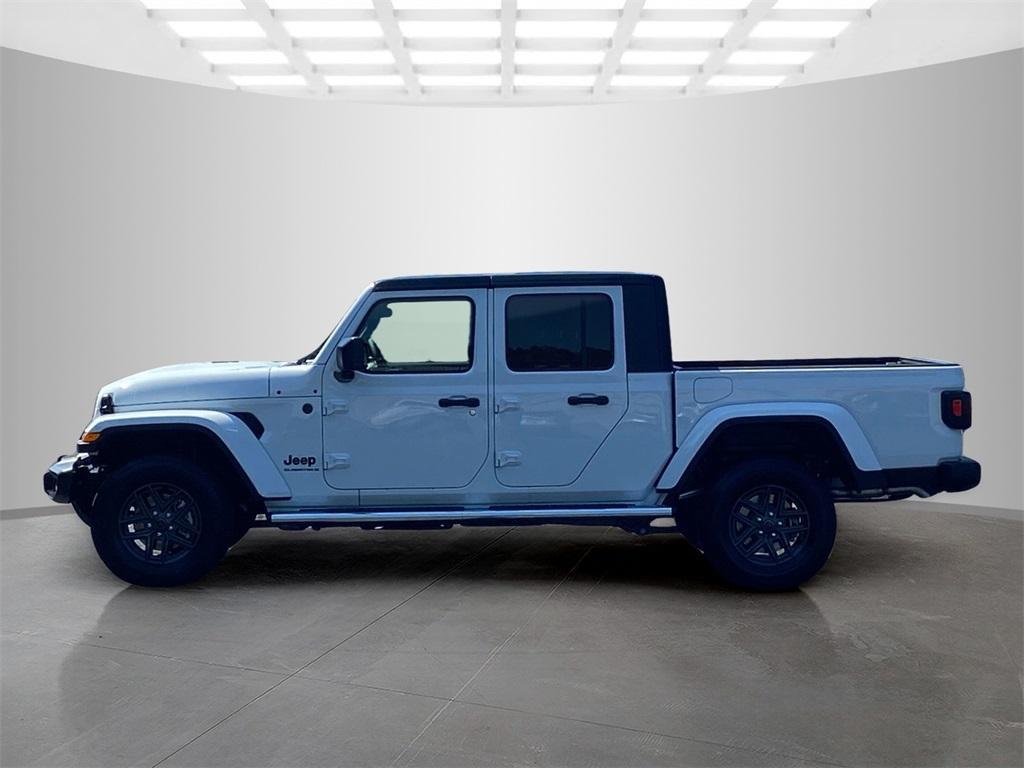 new 2025 Jeep Gladiator car, priced at $39,650