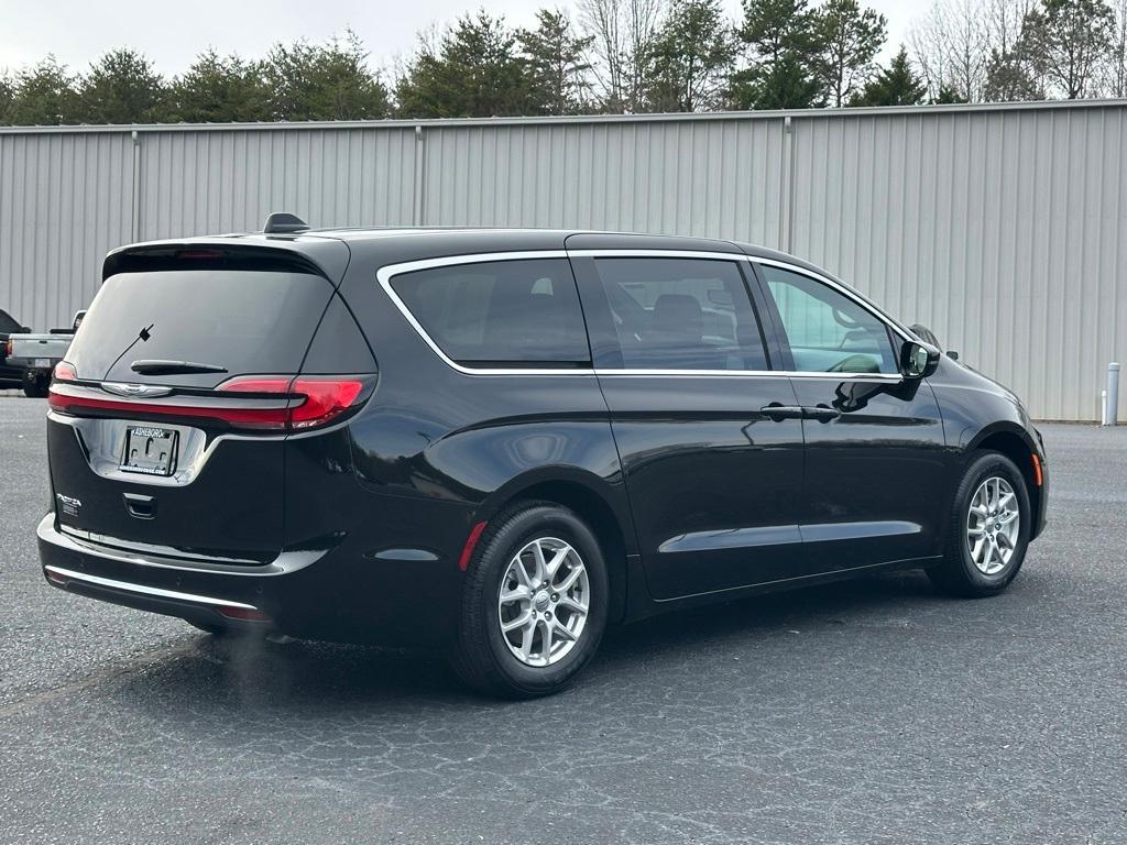 new 2025 Chrysler Pacifica car, priced at $38,435