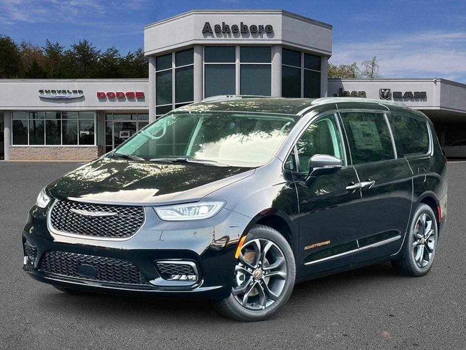 new 2024 Chrysler Pacifica car, priced at $35,895