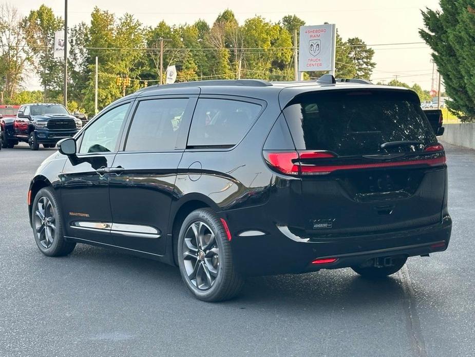 new 2024 Chrysler Pacifica car, priced at $35,895