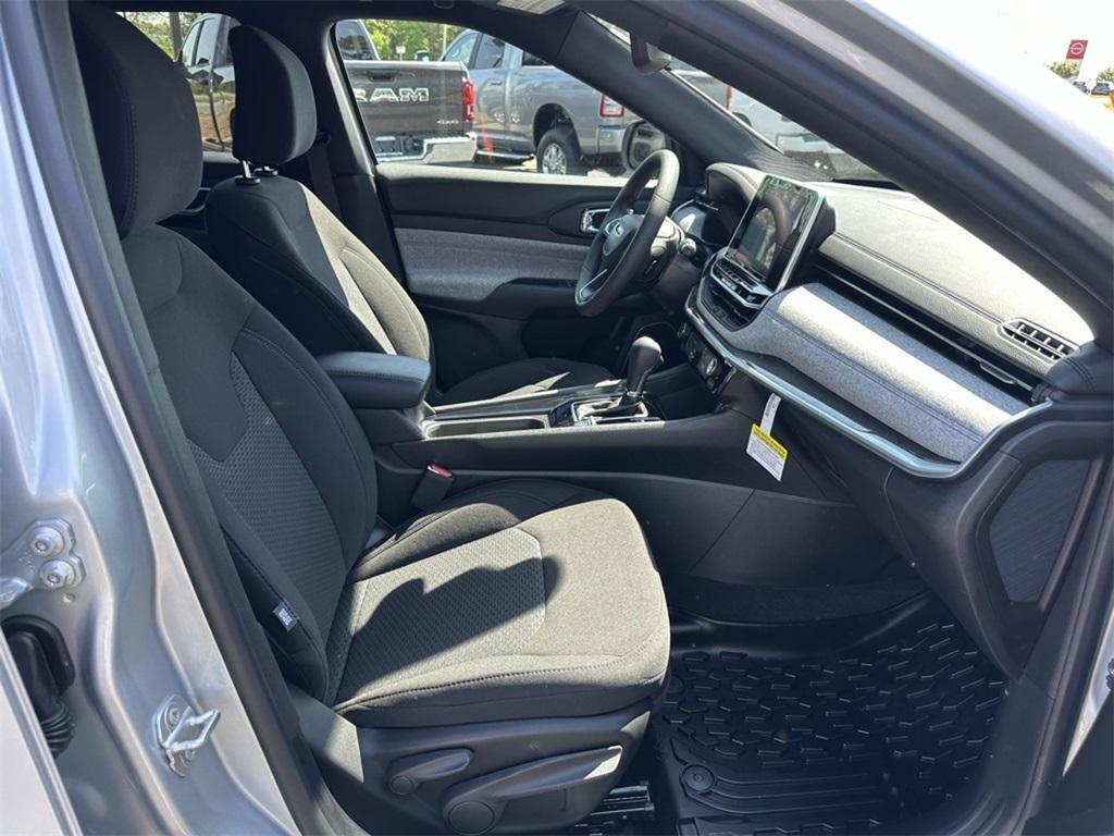 new 2025 Jeep Compass car, priced at $28,299