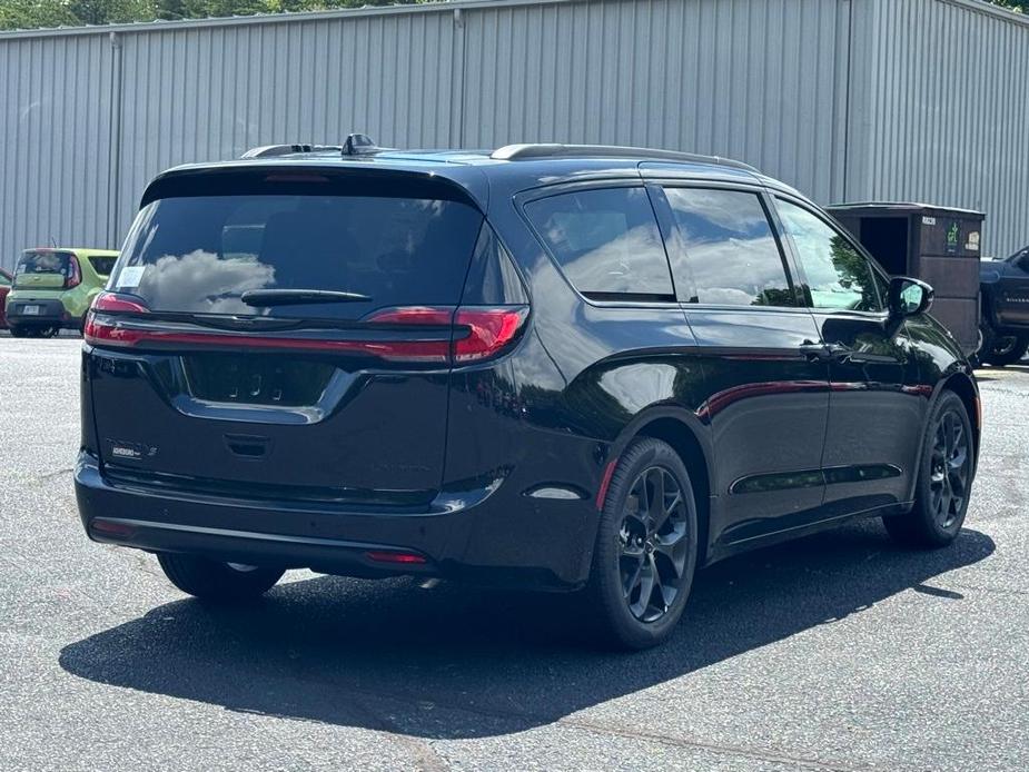 new 2024 Chrysler Pacifica car, priced at $40,095