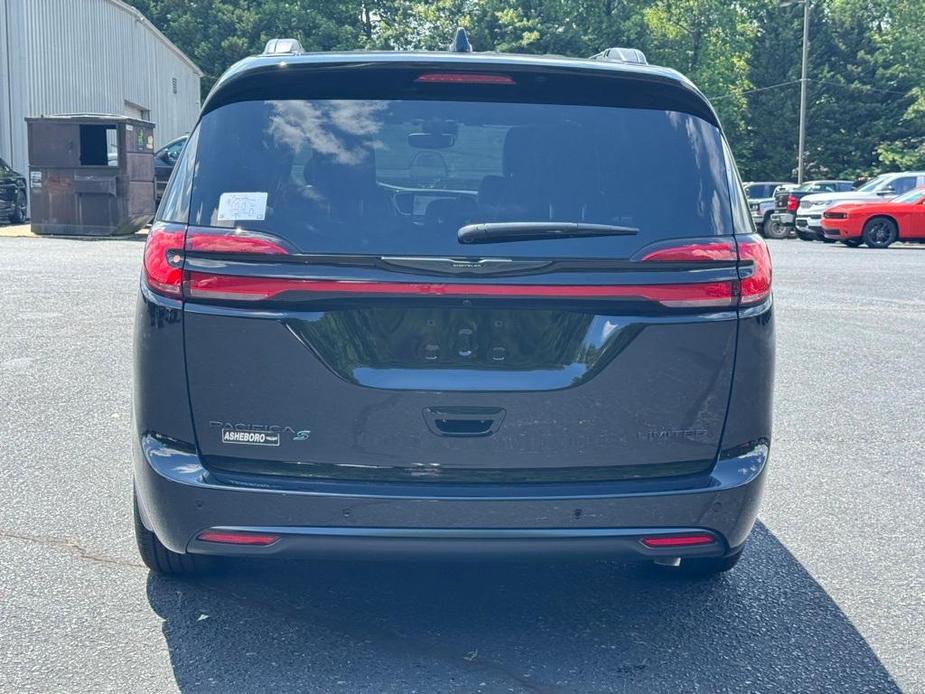 new 2024 Chrysler Pacifica car, priced at $40,095