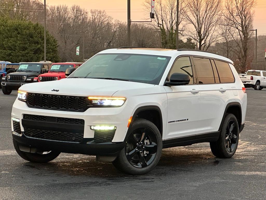 new 2025 Jeep Grand Cherokee L car, priced at $45,495