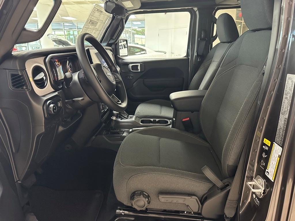 new 2025 Jeep Gladiator car, priced at $37,485