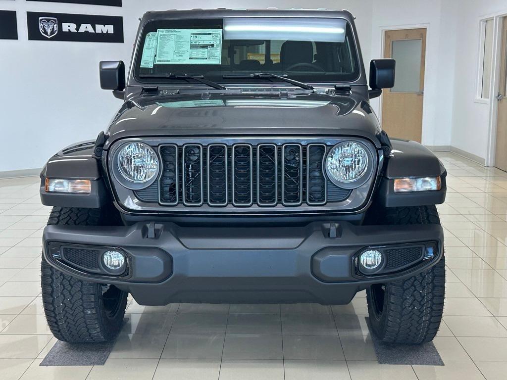 new 2025 Jeep Gladiator car, priced at $37,485