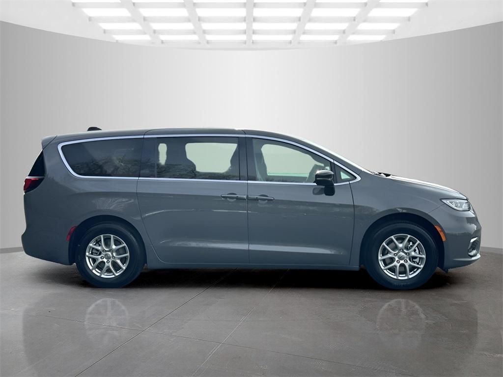 new 2025 Chrysler Pacifica car, priced at $39,990