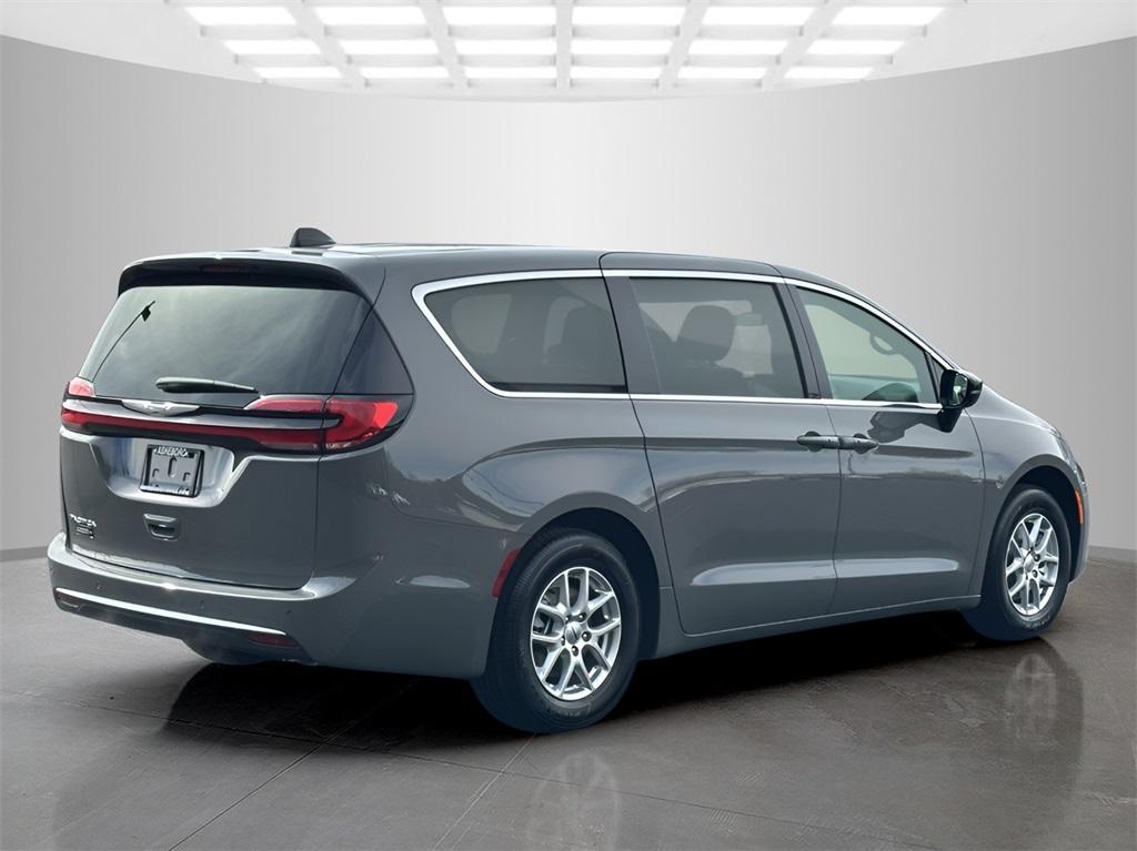 new 2025 Chrysler Pacifica car, priced at $39,990