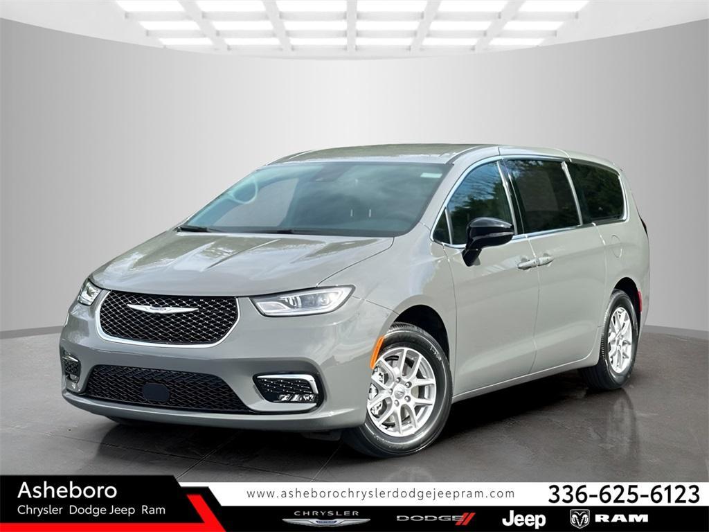 new 2025 Chrysler Pacifica car, priced at $39,797