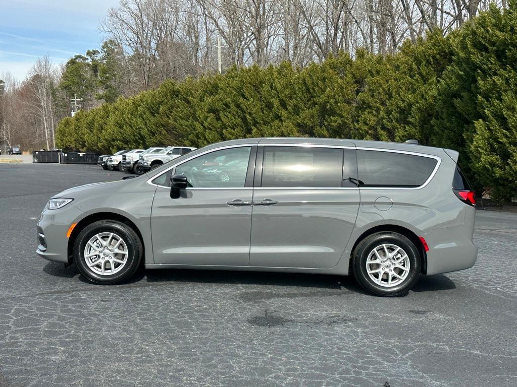 new 2025 Chrysler Pacifica car, priced at $38,490