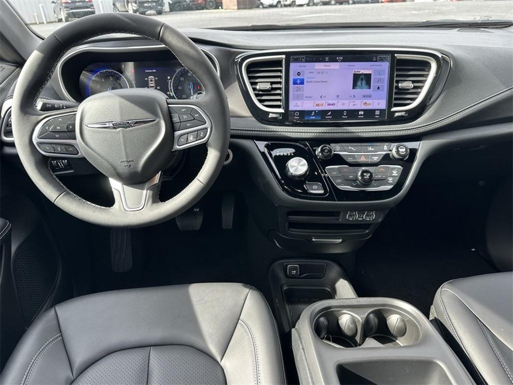 new 2025 Chrysler Pacifica car, priced at $39,990