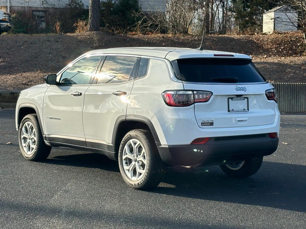 new 2025 Jeep Compass car, priced at $22,895