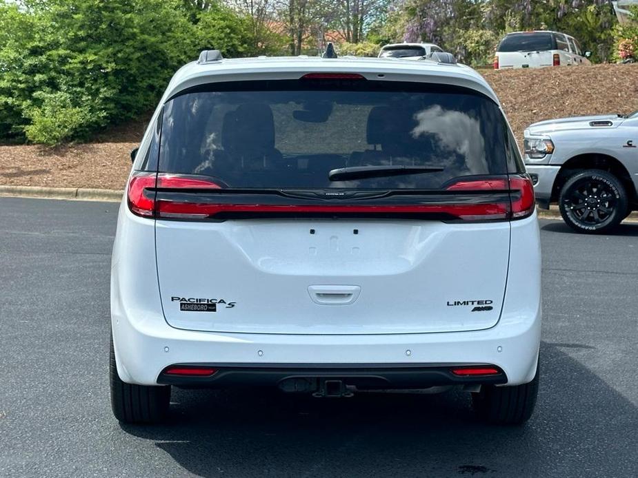 new 2024 Chrysler Pacifica car, priced at $44,895