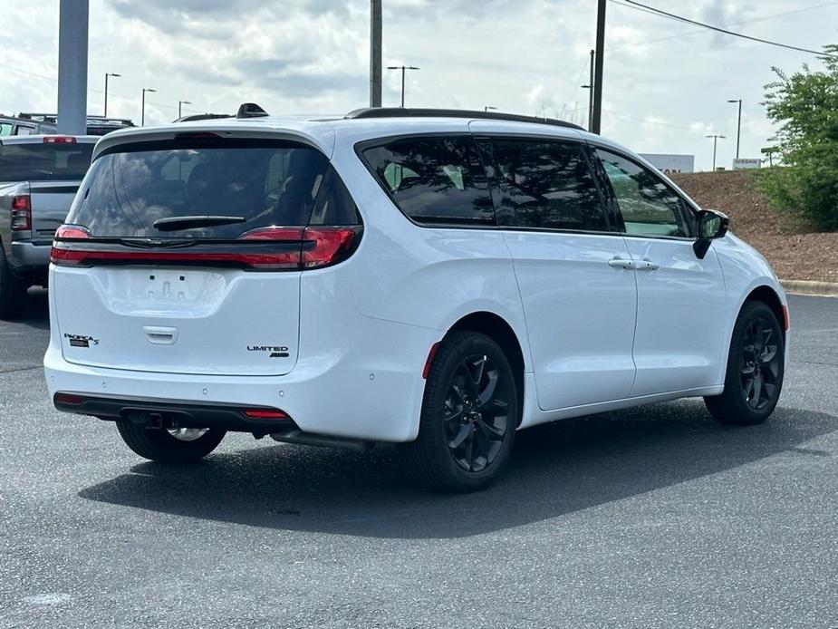 new 2024 Chrysler Pacifica car, priced at $44,895