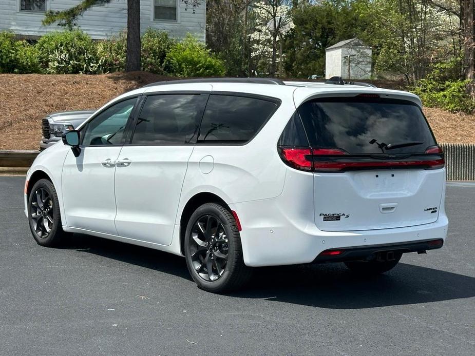 new 2024 Chrysler Pacifica car, priced at $44,895