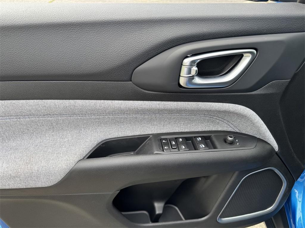 new 2025 Jeep Compass car, priced at $28,399