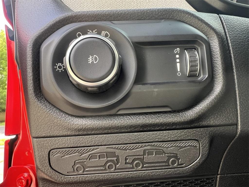 new 2025 Jeep Wrangler car, priced at $43,314