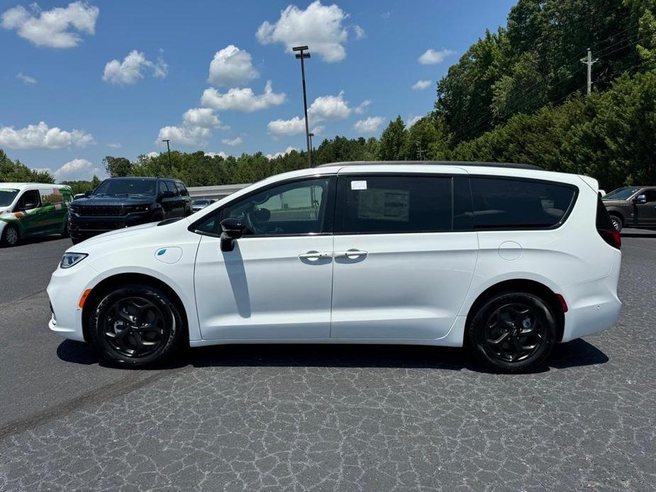 new 2024 Chrysler Pacifica Hybrid car, priced at $42,895