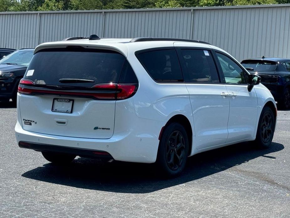 new 2024 Chrysler Pacifica Hybrid car, priced at $42,895