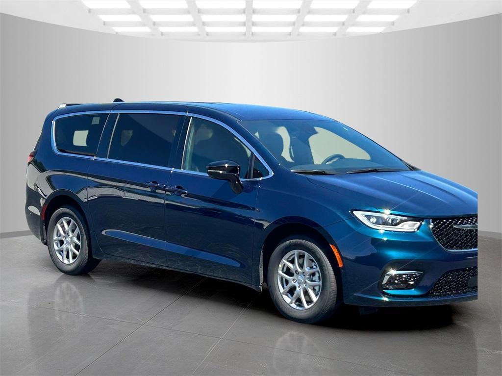 new 2025 Chrysler Pacifica car, priced at $38,215