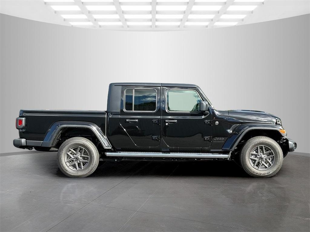new 2025 Jeep Gladiator car, priced at $40,245